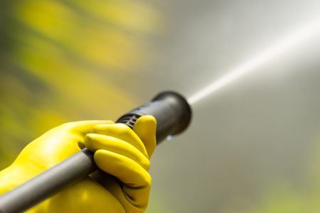 3 reasons you shouldnt pressure wash your own home